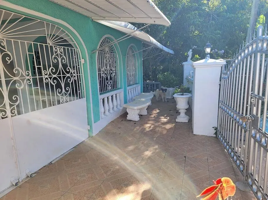 Ruby'S Place Boscobel Jamaica